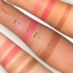 Claresa DENIM COLLECTION Bouncy Blush Sprężysty róż 01 Rosy Apricot 10 g